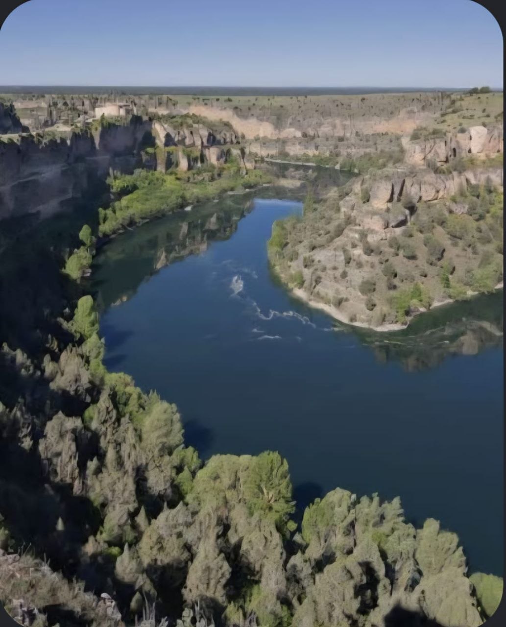Imponentes desfiladeros de roca y meandros de las Hoces del río Duratón